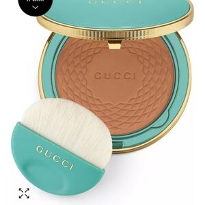 !!! LAST ONE !!!!NEW Gucci Bronzing Powder in Warm Tan with Teal Compact..03.